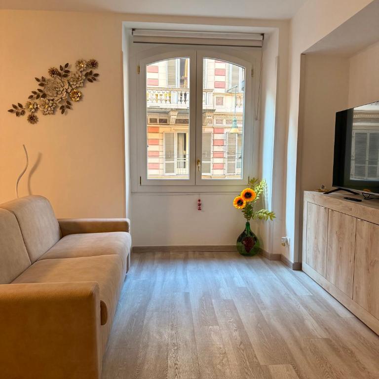Casa del Girasole - Three-Bedroom Apartment - 1