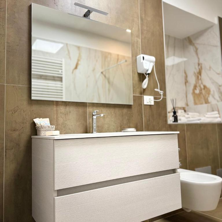 Casa del Girasole - Three-Bedroom Apartment - 5