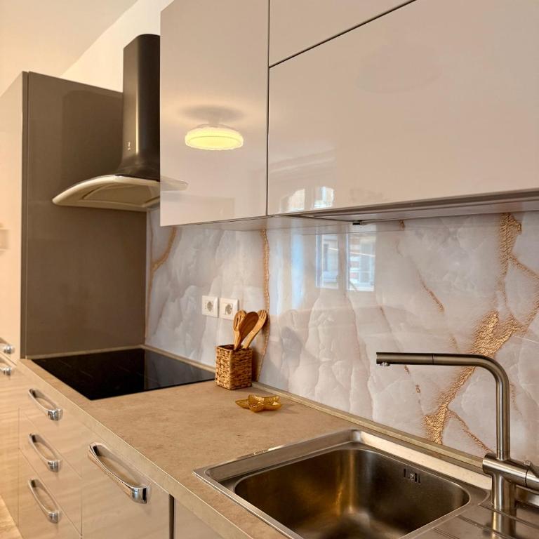 Casa del Girasole - Three-Bedroom Apartment - 7