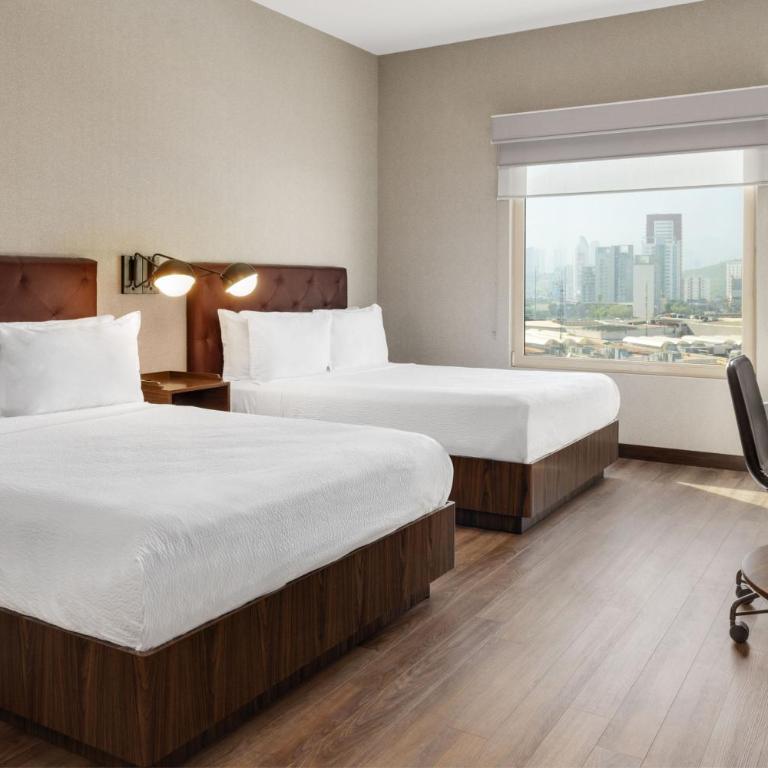 Four Points by Sheraton Galerias Monterrey - Premium Executive, Guest room, 2 Queen(s), City View - 2