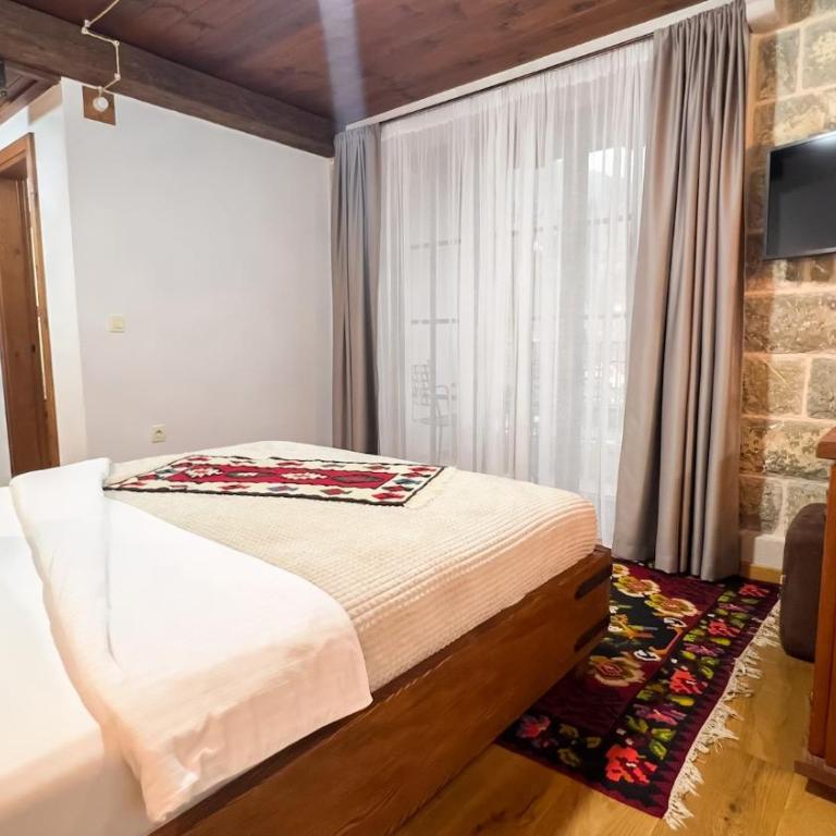 Stara Čaršija Hotel & SPA - Deluxe Double Room with Balcony - 6