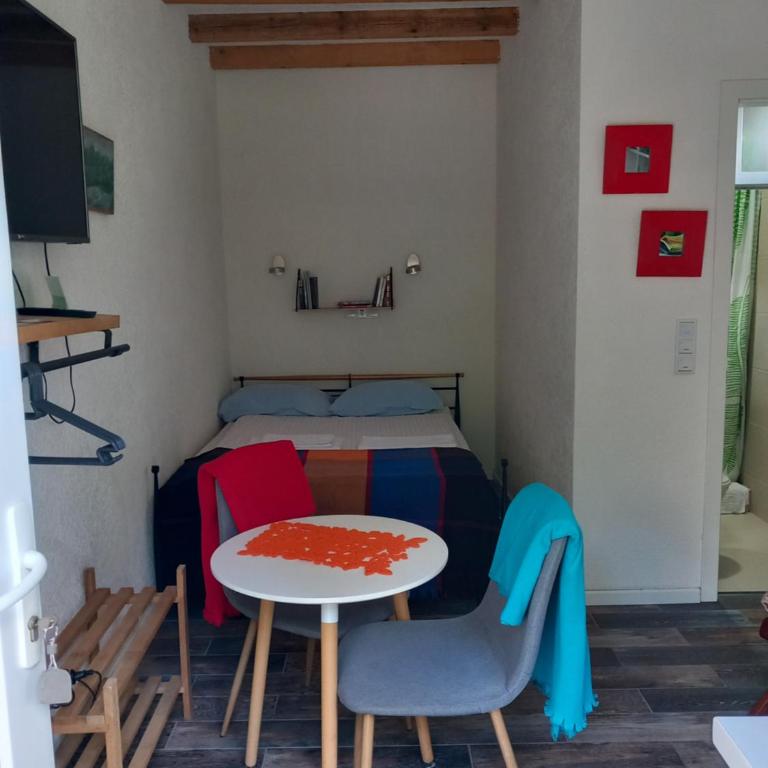 Holiday Home Tunnel Ravne - Double Room with Park View - 16