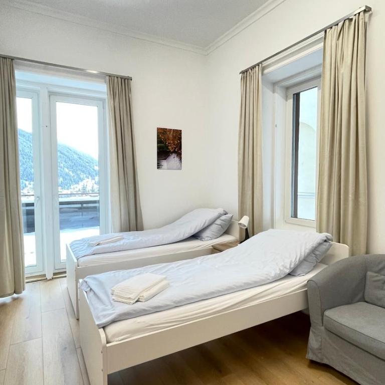 Villa Zentrum Haus Davos - Deluxe Doppelzimmer mit Balkon - 14
