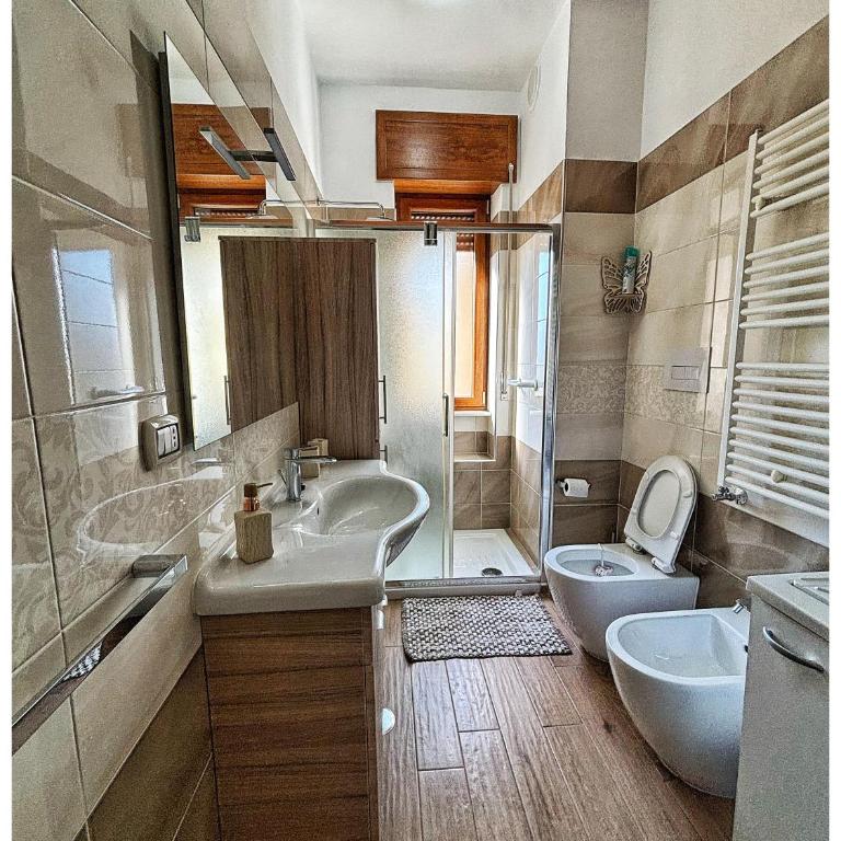 Civico 38 - Camera Familiare con Bagno Privato - 1