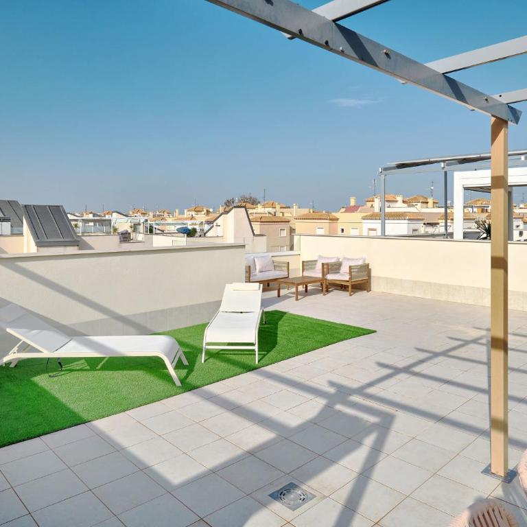 Mediterranean Gardens - Two-Bedroom Apartment with Balcony and Terrace - 2