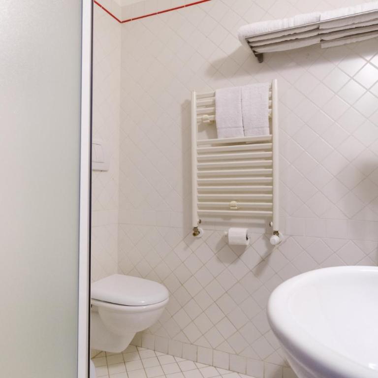 Chalet Le Alpi - Azzurro Club - Camera Quadrupla Comfort - 5