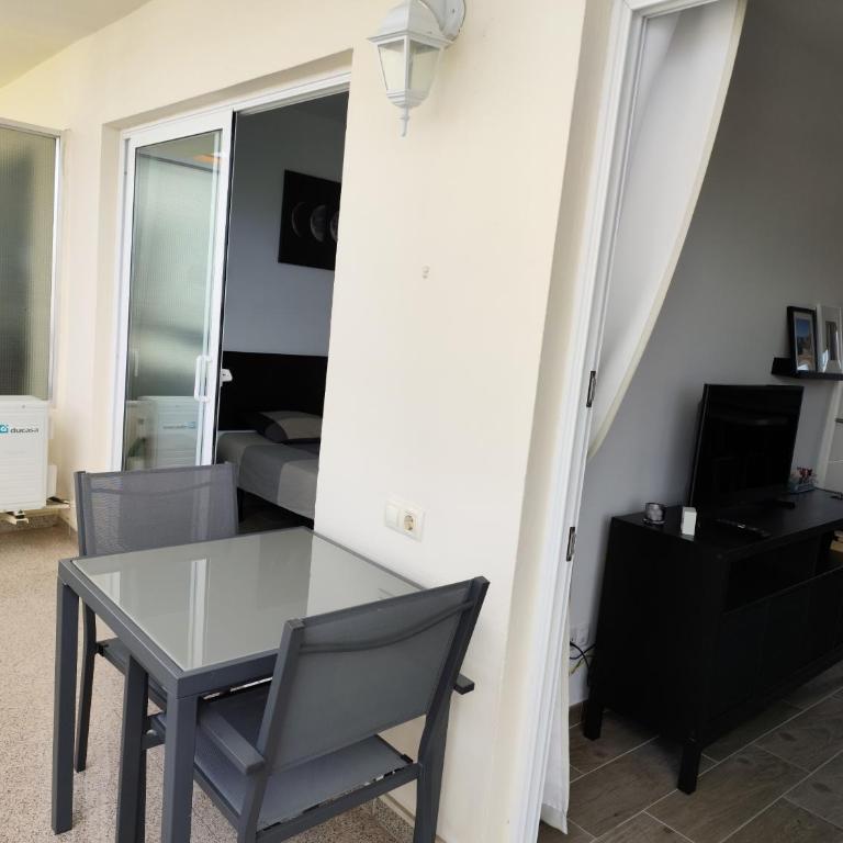 Playa del Ingles D&M near Yumbo - One-Bedroom Apartment - 10