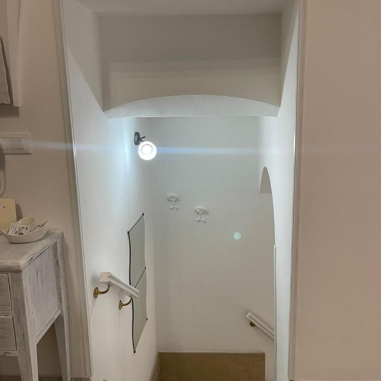 The White Rose - One-Bedroom Apartment - 15