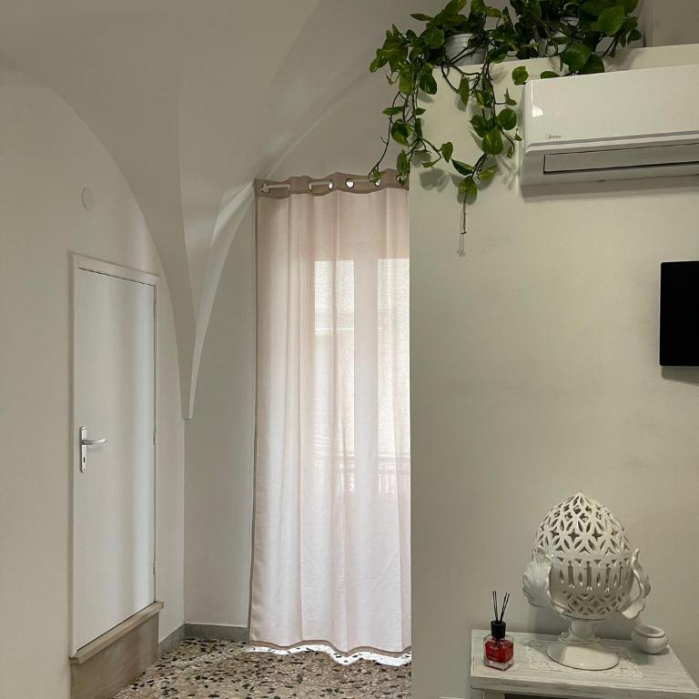The White Rose - One-Bedroom Apartment - 6