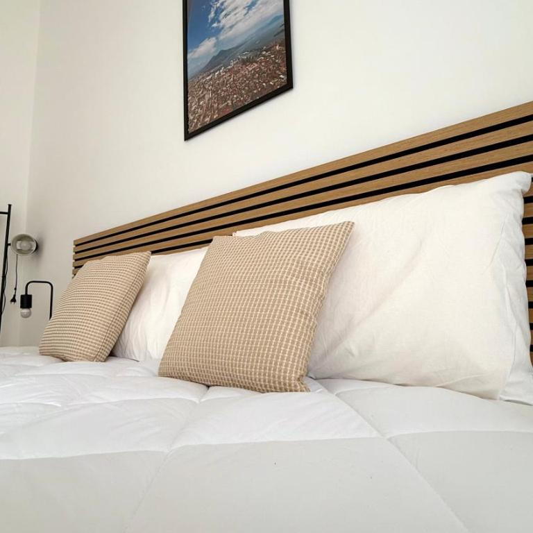 Cozy Central Apartment Napoli - Three-Bedroom Apartment - 5