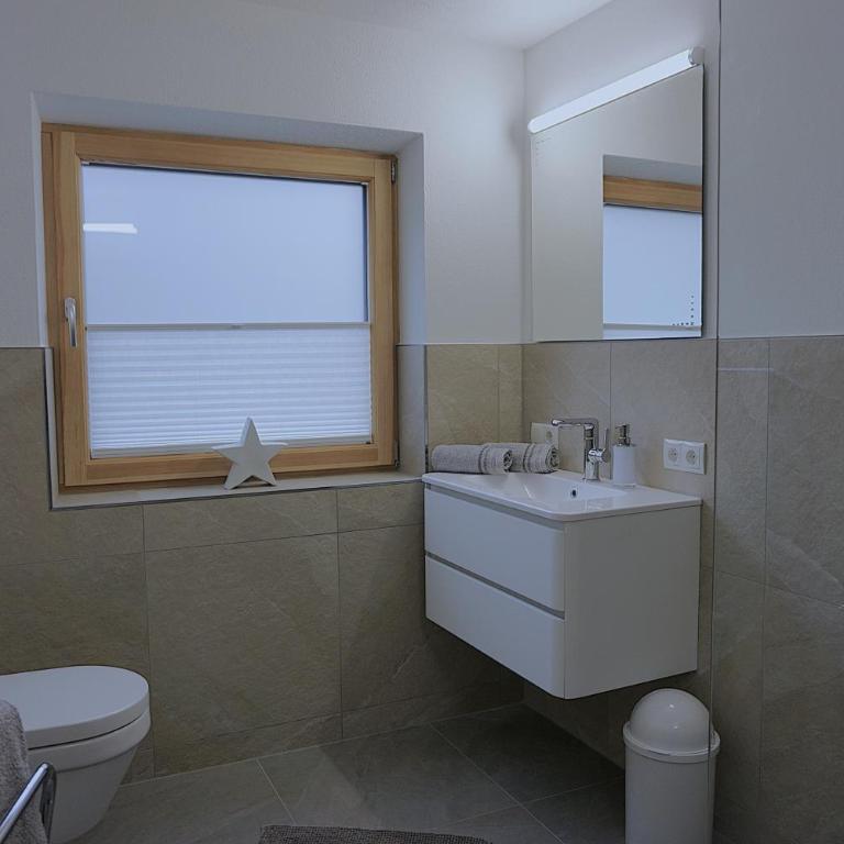 Apartment bei Anna - Two-Bedroom Apartment with Bathroom - 8