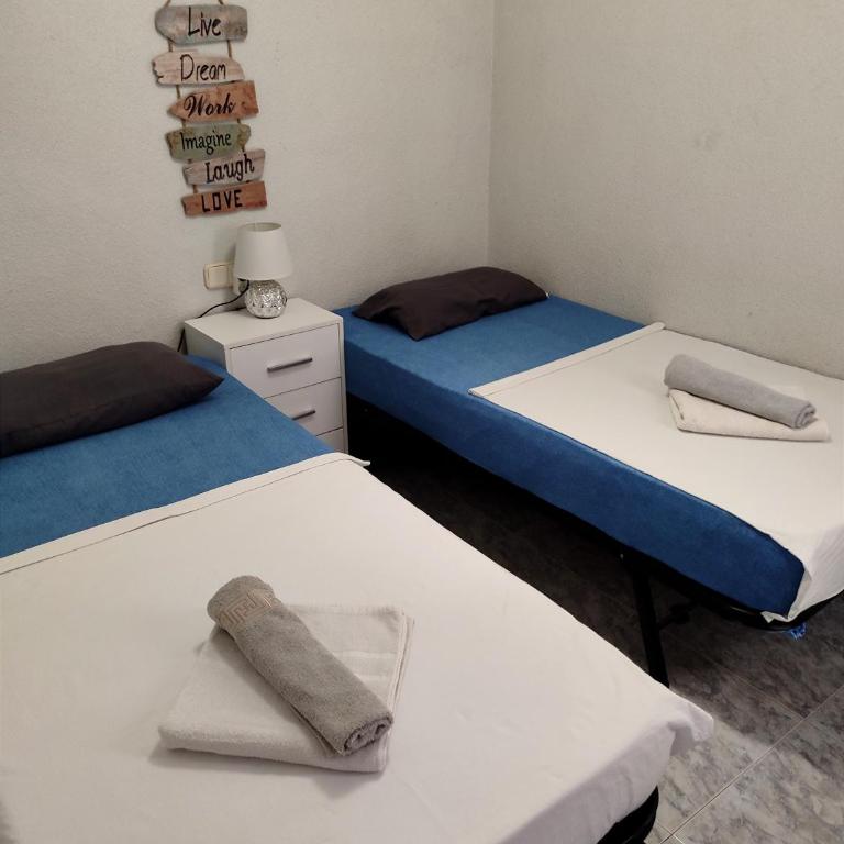 Apartamento Acequion - Three-Bedroom Apartment - 9