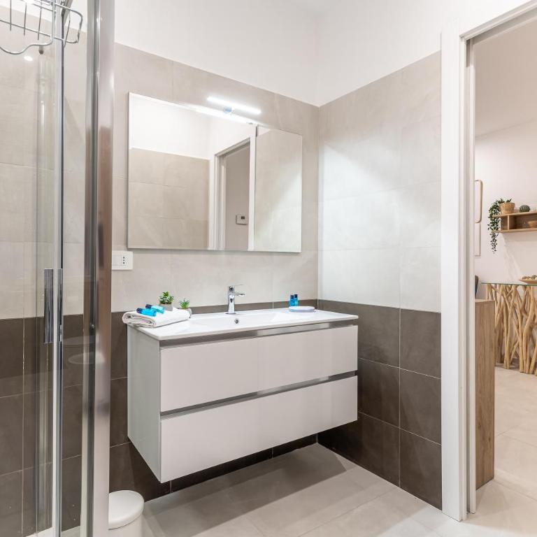 Iflat New Cozy Retreat Near the Colosseum - Appartamento con 3 Camere da Letto - 33