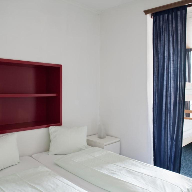 Hotel Montana by Mountain Hotels - Vierbettzimmer mit Dusche - 2