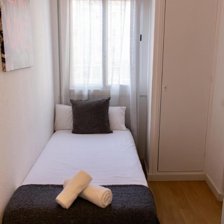 Apartments BCN Central-Drassanes - Two-Bedroom Apartment - 29
