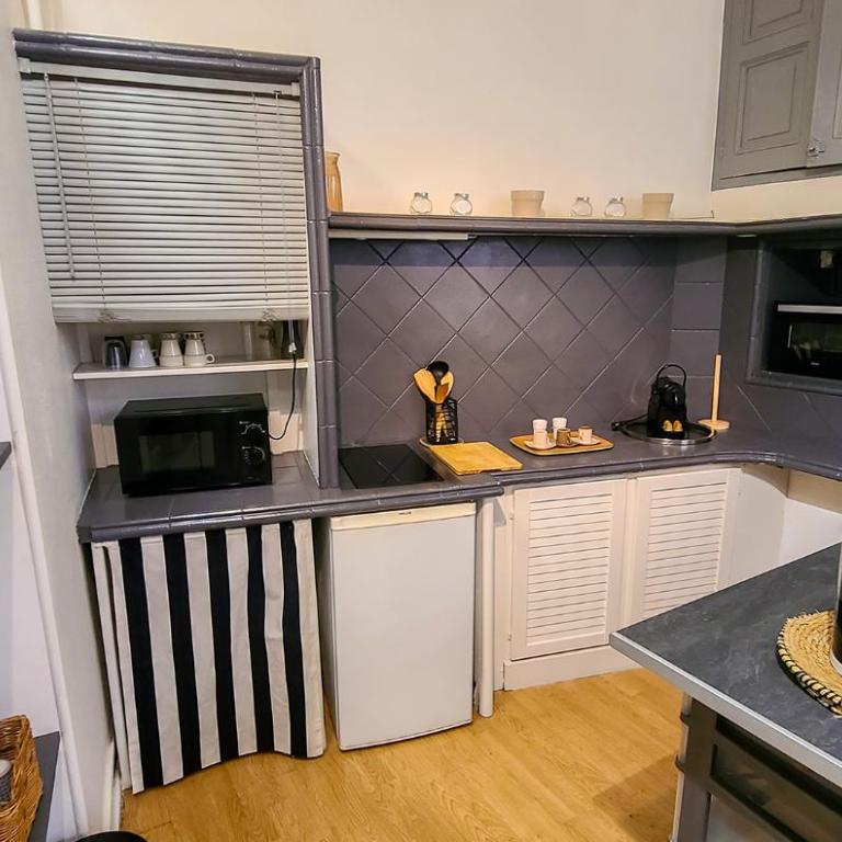 WIFI - HyperCenter - In the heart of Avignon! - One-Bedroom Apartment - 13