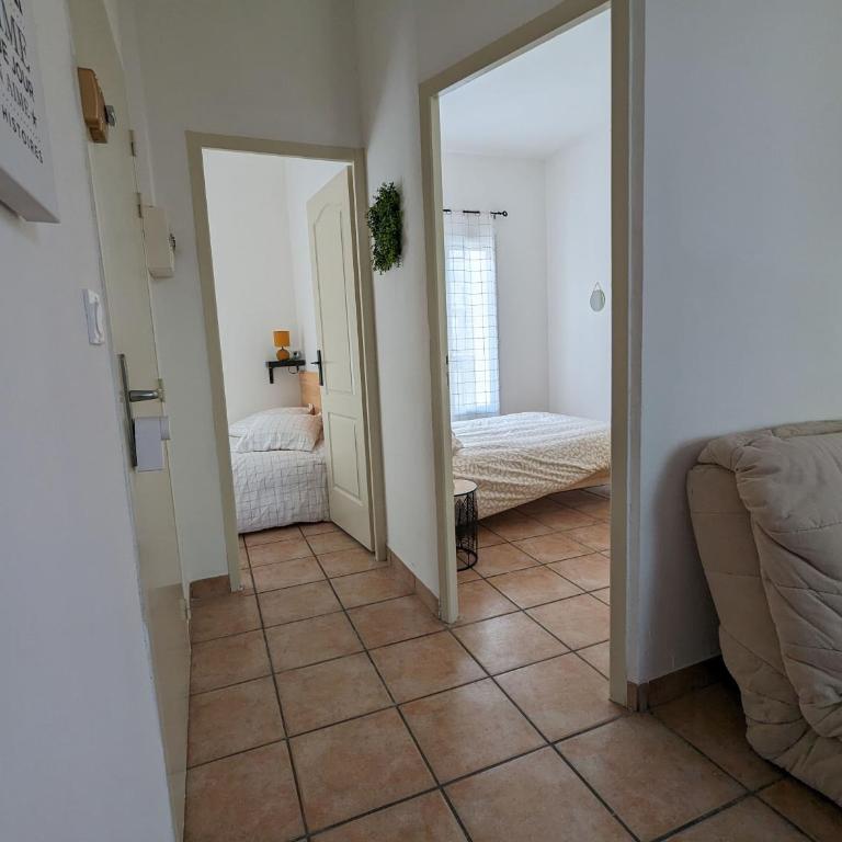 Proche centre ville avec une belle terrasse - Two-Bedroom Apartment - 19