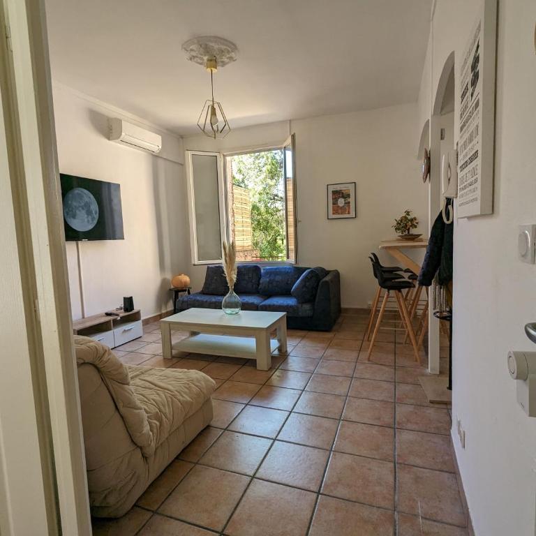 Proche centre ville avec une belle terrasse - Two-Bedroom Apartment - 18