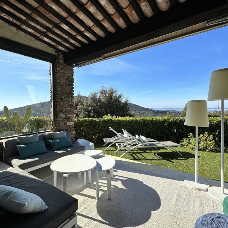 Villa Cosy pour 6 personnes avec piscine privée et vue panoramique sur les îles et les collines à La Londe les Maures - Three-Bedroom Vacation Home - 4