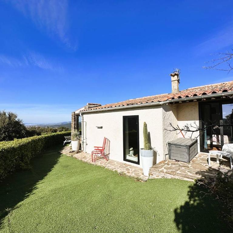 Villa Cosy pour 6 personnes avec piscine privée et vue panoramique sur les îles et les collines à La Londe les Maures - Three-Bedroom Vacation Home - 7