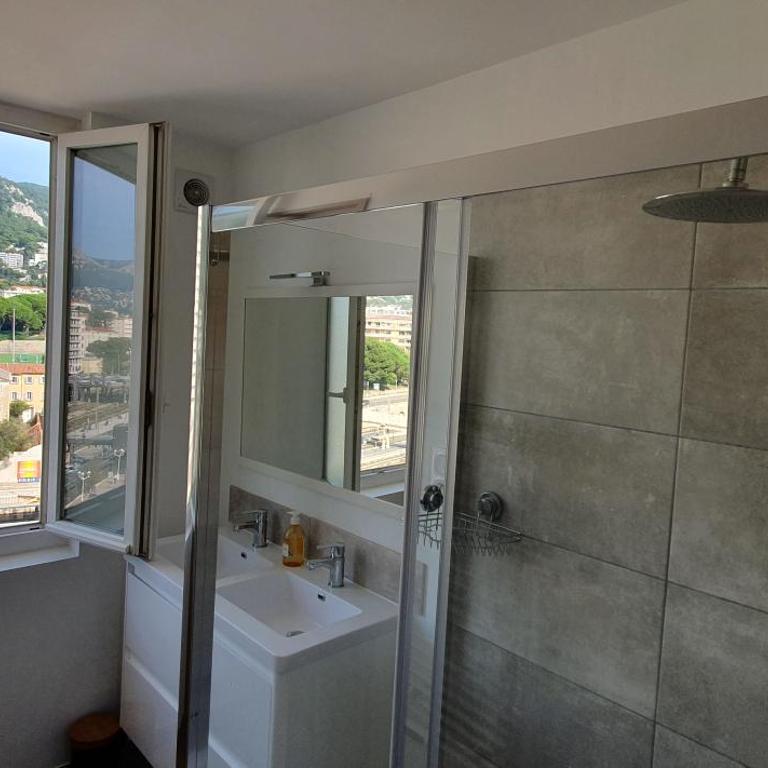 Vue Mer Panoramique - Gare et Port à Pied - 60m2 - Two-Bedroom Apartment - 18