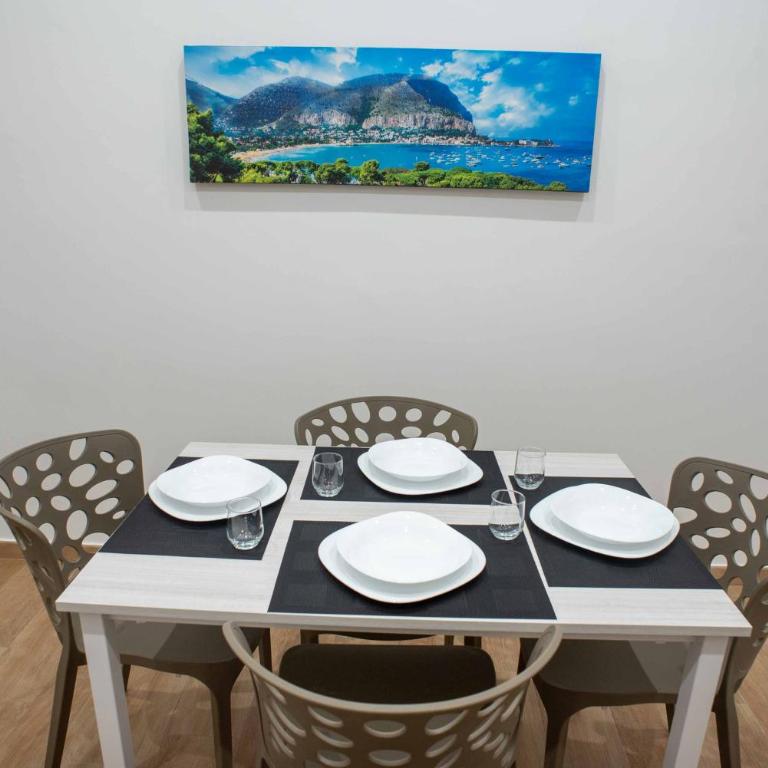 Yris House - Two-Bedroom Apartment - 14