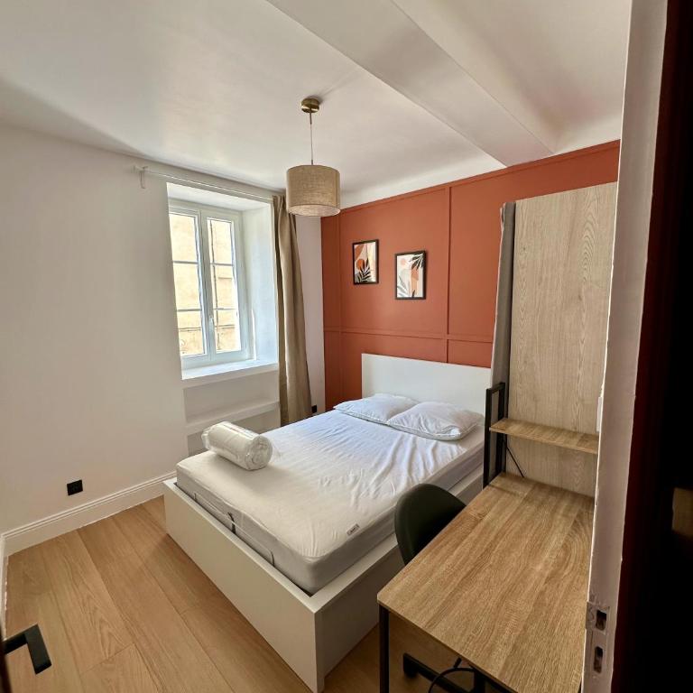 Appartement T5 Cozy Nîmes Centre - Four-Bedroom Apartment - 17