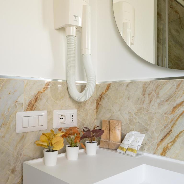 Hezio Guest House - Camera Tripla Luxury - 9