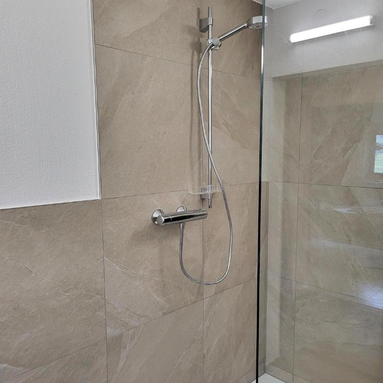 Apartment bei Anna - Two-Bedroom Apartment with Bathroom - 11