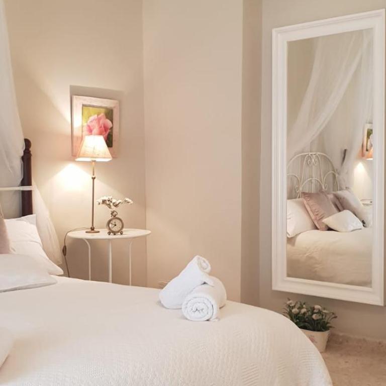 Alameda Center - Two-Bedroom Apartment - 12
