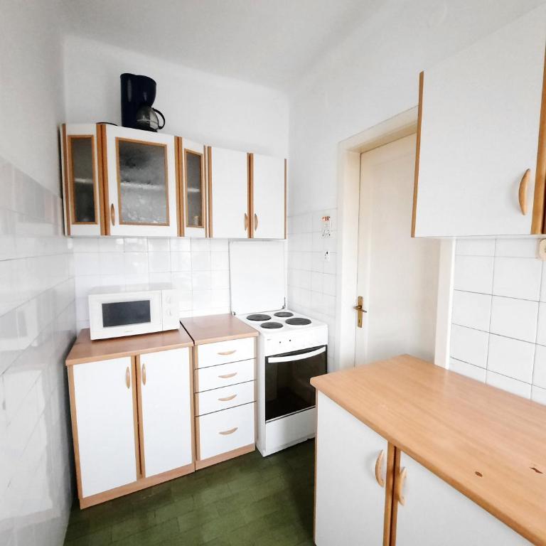 Sarajevo apartments in New Sarajevo city - Apartment with Balcony - 11