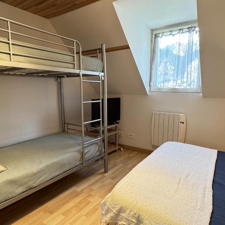 Appartement 2 chambres mezzanine 6P - Parking - balcon - vue - Appartement 3 Chambres avec Balcon - 6