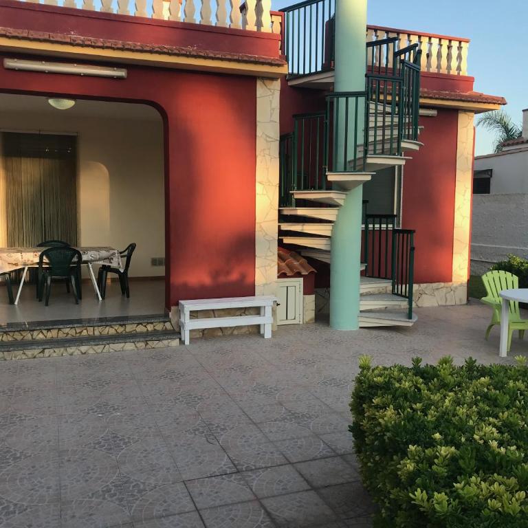 Red house near the sandy beach, parking & wi-fi - Casa con 3 Camere da Letto - 39