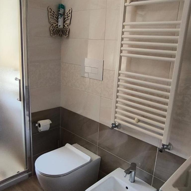 Civico 38 - Camera Familiare con Bagno Privato - 3