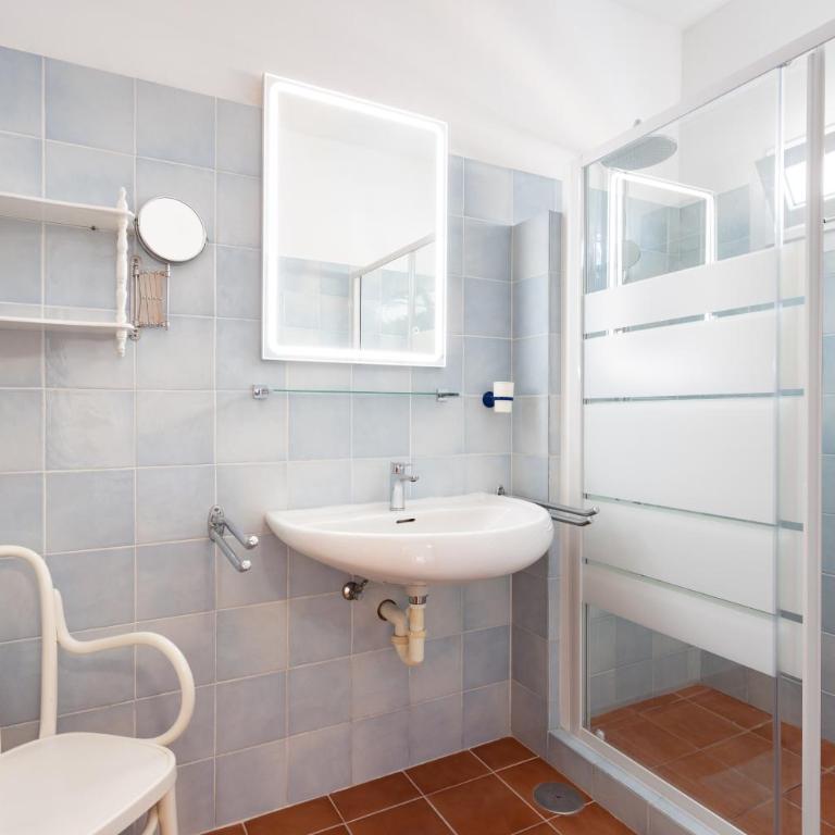 Oceanfront Apt in Private Villa - Next to the Beach - One-Bedroom Apartment - 24