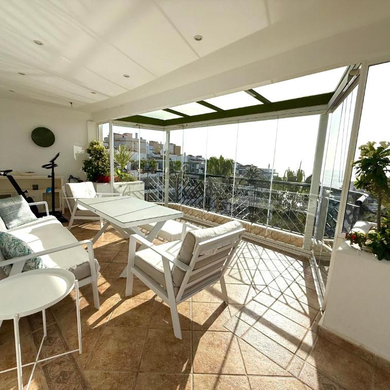 Mi Capricho beachfront penthouse with terrace and sea view - Apartamento de 3 dormitorios con vistas al mar - 4