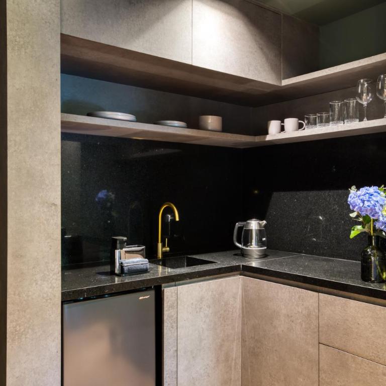 El Alfonsa - King Suite with Balcony - 4