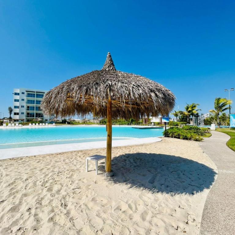 Lindo con gran alberca tipo playa by G P S rentas - Two-Bedroom Apartment - 16