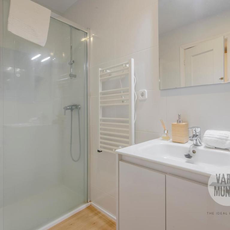 Tu ventana a Madrid para 3, conoce Carretas 25 - Studio - 22