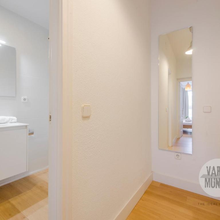 Tu ventana a Madrid para 3, conoce Carretas 25 - Studio - 20
