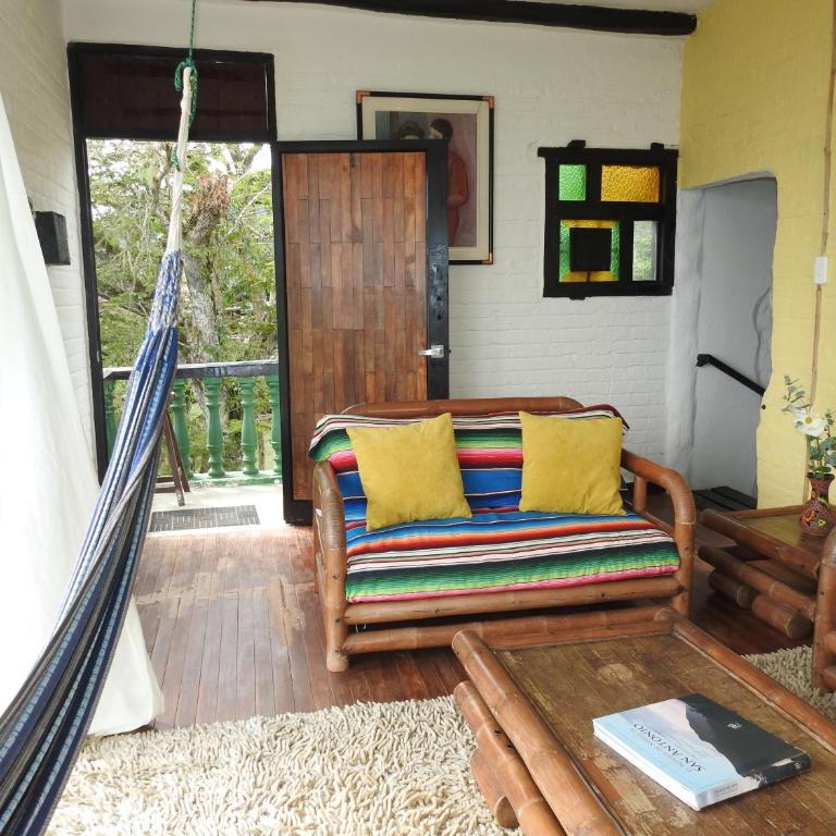Finca Bello Horizonte Cali - Quadruple Room with Private Bathroom - 18