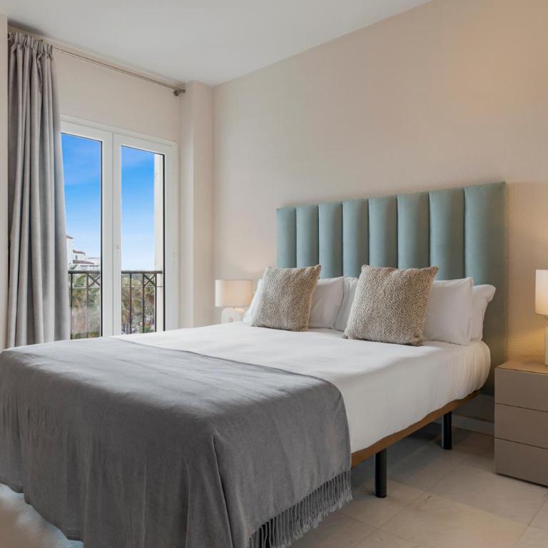 Espacioso y encantador apartamento en las gaviotas - Three-Bedroom Apartment - 14