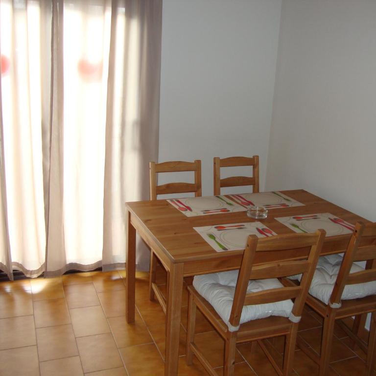 Apartaments Claudi - Habitación Triple Básica - 3