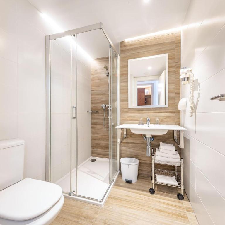Port Europa - Habitación Triple - 4