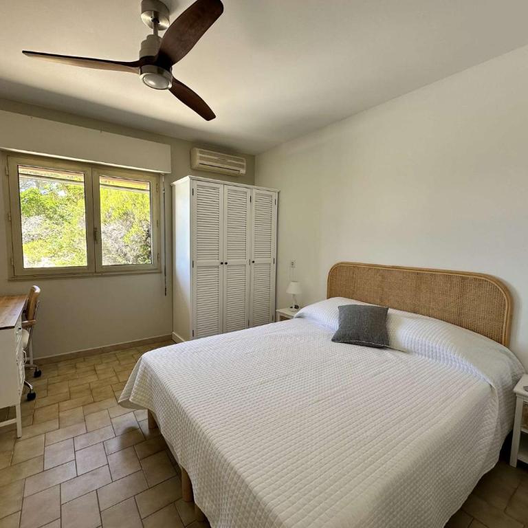 Villa Blanche pour 8 personnes avec piscine privée à La Londes-Les-Maures - Maison de Vacances 4 Chambres - 30