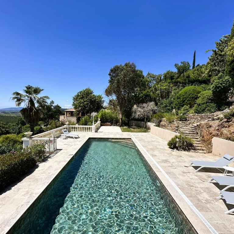 Villa Blanche pour 8 personnes avec piscine privée à La Londes-Les-Maures - Maison de Vacances 4 Chambres - 3