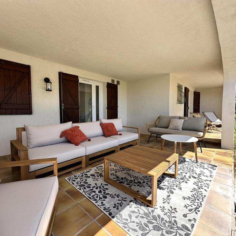 Villa Blanche pour 8 personnes avec piscine privée à La Londes-Les-Maures - Maison de Vacances 4 Chambres - 15