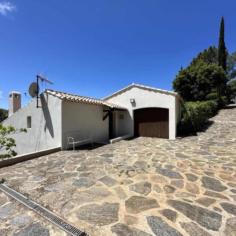Villa Blanche pour 8 personnes avec piscine privée à La Londes-Les-Maures - Maison de Vacances 4 Chambres - 18