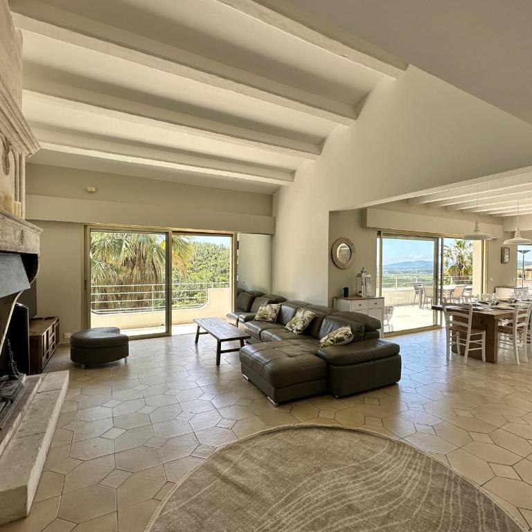 Villa Blanche pour 8 personnes avec piscine privée à La Londes-Les-Maures - Maison de Vacances 4 Chambres - 20