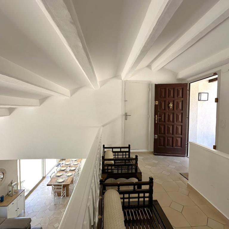 Villa Blanche pour 8 personnes avec piscine privée à La Londes-Les-Maures - Maison de Vacances 4 Chambres - 19